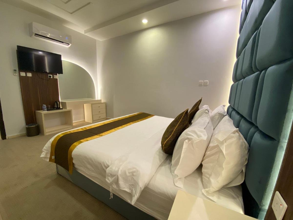 فندق قصر ارين جده -Areen Palace Hotel - Almadina Road--near the airport