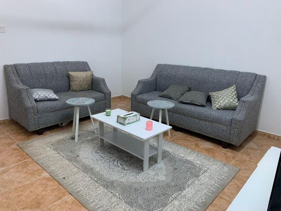 2 bedrooms flat family only شقة بغرفتي نوم عوائل فقط